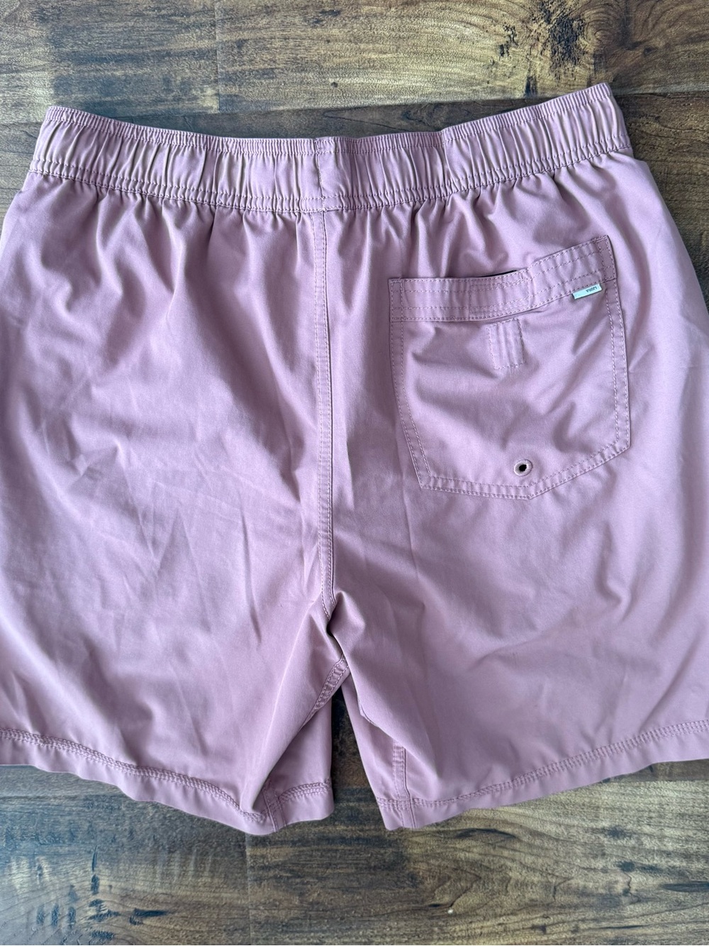 Vuori men's S Kore Short 7" Inseam Drawstring Dusty Rose Clay logo solid pockets - Picture 2 of 6
